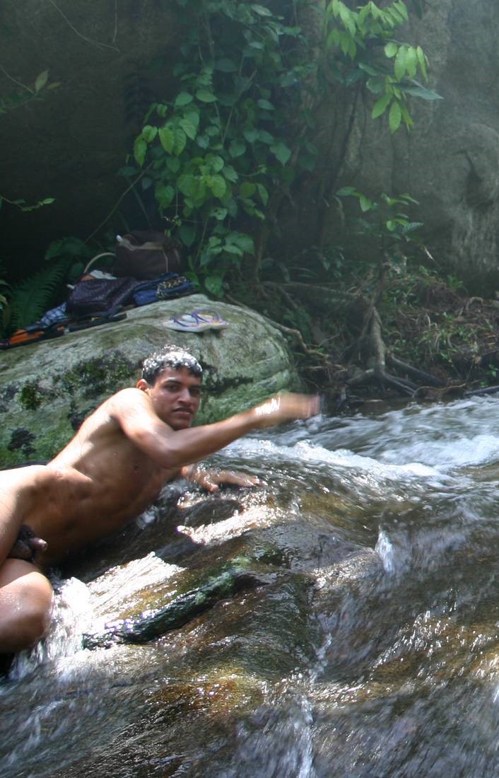 Embracing Nature and Freedom: A Purenudism Photography Experience along the Brazilian River